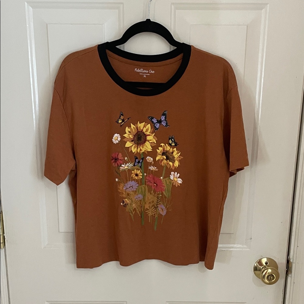 Wildflowers Sunflower Graphic Tee - Brown